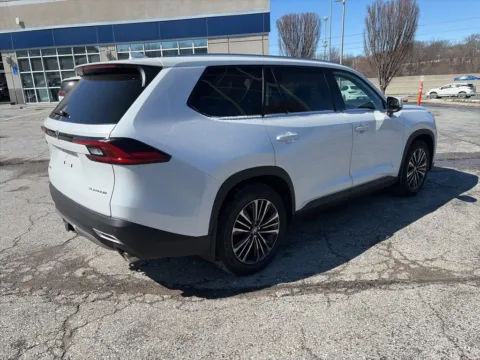 More photos of 2026 Toyota Grand Highlander Hybrid MAX Platinum at Acura of Overland Park, KS