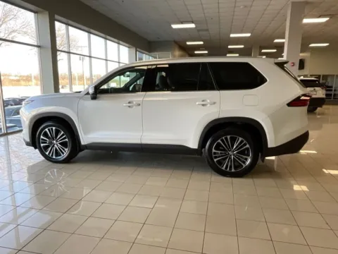 More photos of 2026 Toyota Grand Highlander Hybrid MAX Platinum at Acura of Overland Park, KS