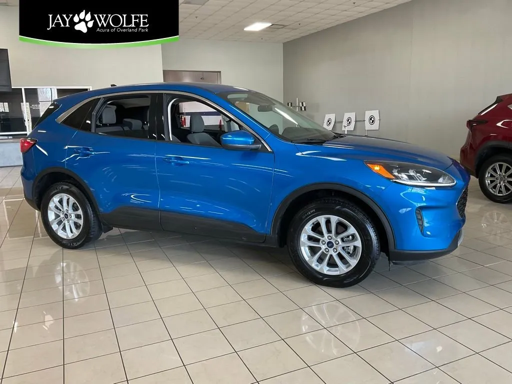 Blue 2020 Ford Escape SE for sale in Overland Park, KS