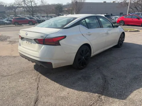 More photos of 2019 Nissan Altima 2.5 SR at Acura of Overland Park, KS