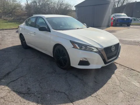 Another view of 2019 Nissan Altima 2.5 SR for sale in Overland Park, KS at Acura of Overland Park