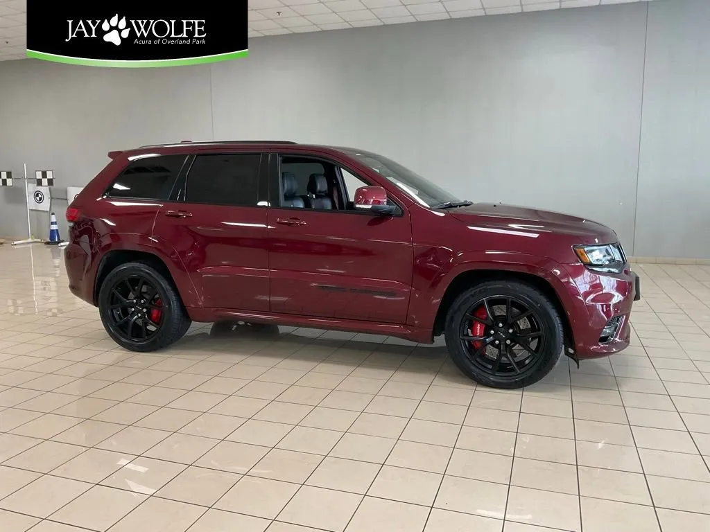 Used 2018 Jeep Grand Cherokee SRT with VIN 1C4RJFDJ3JC257910 for sale in Kansas City
