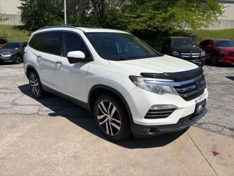 Another view of 2017 Honda Pilot Touring for sale in Overland Park, KS at Acura of Overland Park