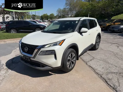 White 2023 Nissan Rogue SV for sale in Overland Park, KS