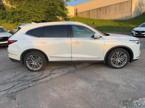 More photos of 2023 Acura MDX w/Advance Package at Acura of Overland Park, KS