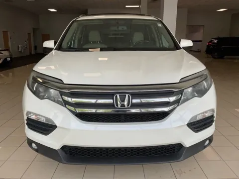 Photos of 2016 Honda Pilot EX-L for sale in Overland Park, KS at Acura of Overland Park