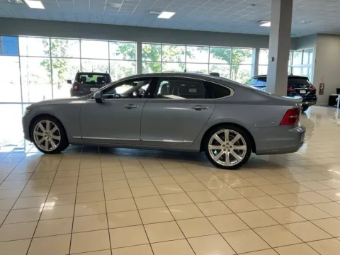 More photos of 2018 Volvo S90 Inscription at Acura of Overland Park, KS
