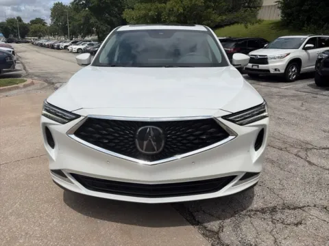 Photos of 2022 Acura MDX w/Technology Package for sale in Overland Park, KS at Acura of Overland Park