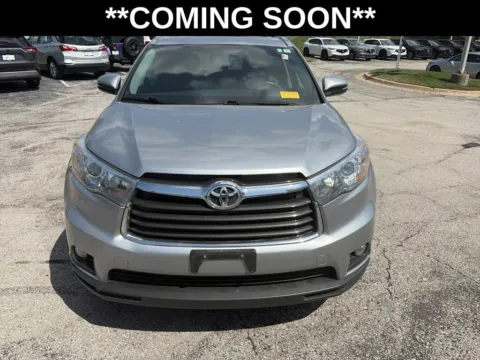 Photos of 2016 Toyota Highlander XLE for sale in Overland Park, KS at Acura of Overland Park
