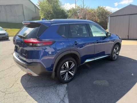 More photos of 2023 Nissan Rogue SL at Acura of Overland Park, KS