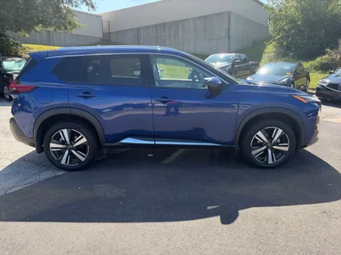 More photos of 2023 Nissan Rogue SL at Acura of Overland Park, KS
