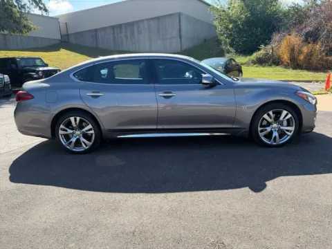 More photos of 2019 INFINITI Q70L 3.7 LUXE at Acura of Overland Park, KS