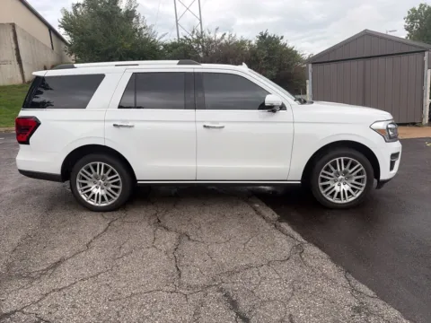 More photos of 2023 Ford Expedition Limited at Acura of Overland Park, KS