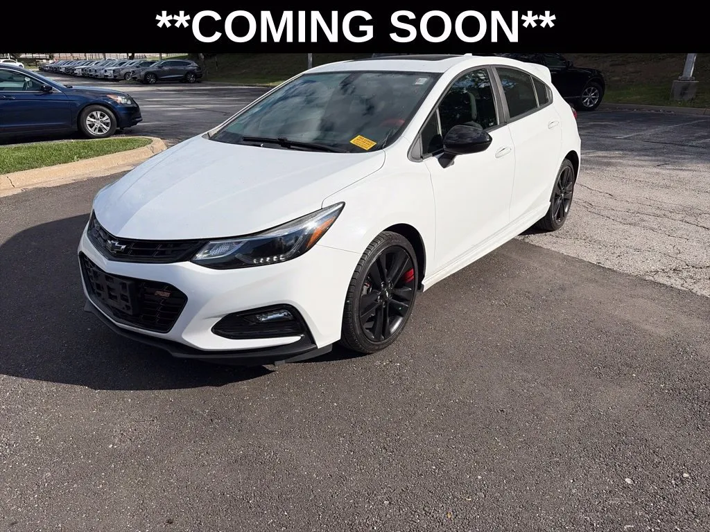 White 2018 Chevrolet Cruze LT for sale in Overland Park, KS