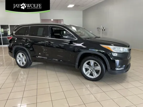Black 2016 Toyota Highlander Limited for sale in Overland Park, KS