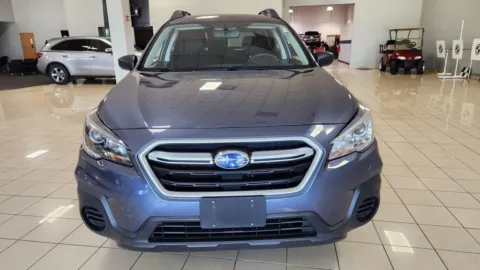 Photos of 2018 Subaru Outback 2.5i for sale in Overland Park, KS at Acura of Overland Park