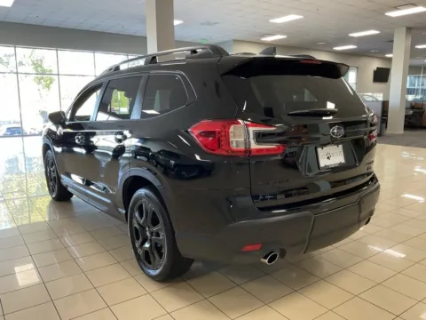 More photos of 2025 Subaru Ascent Onyx Edition at Acura of Overland Park, KS