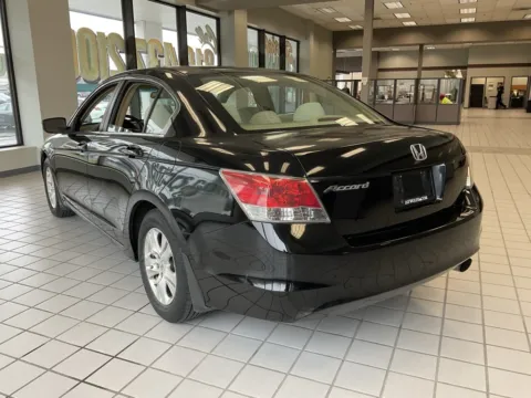 More photos of 2009 Honda Accord LX-P at Jay Wolfe Auto Outlet, MO