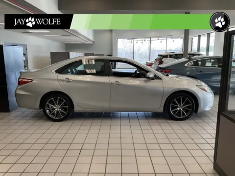 Silver 2016 Toyota Camry XSE for sale in Kansas City, MO