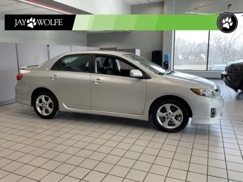 Black 2011 Toyota Corolla S for sale in Kansas City, MO