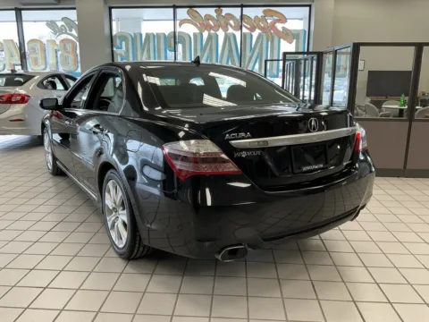 More photos of 2010 Acura RL 3.7 at Jay Wolfe Auto Outlet, MO