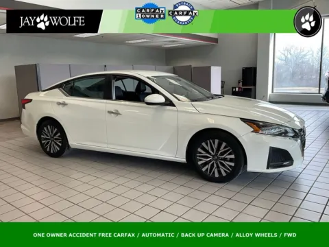 White 2023 Nissan Altima 2.5 SV for sale in Kansas City, MO