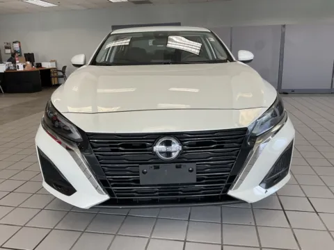 Photos of 2023 Nissan Altima 2.5 SV for sale in Kansas City, MO at Jay Wolfe Auto Outlet