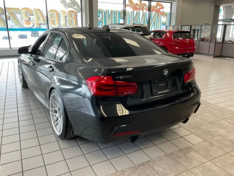 More photos of 2018 BMW 3 Series 340i at Jay Wolfe Auto Outlet, MO