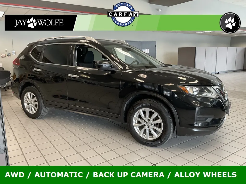 Black 2020 Nissan Rogue SV for sale in Kansas City, MO