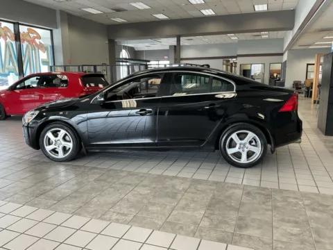 More photos of 2013 Volvo S60 T5 at Jay Wolfe Auto Outlet, MO