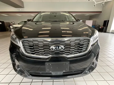 Photos of 2020 Kia Sorento S for sale in Kansas City, MO at Jay Wolfe Auto Outlet