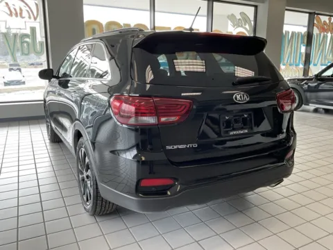More photos of 2020 Kia Sorento S at Jay Wolfe Auto Outlet, MO