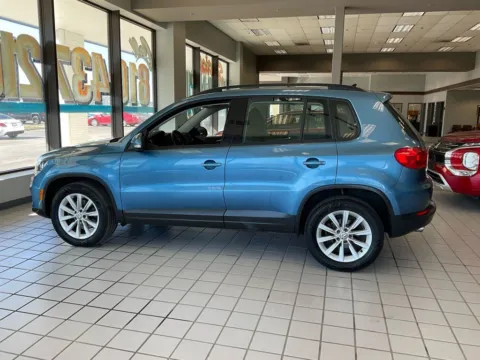 More photos of 2017 Volkswagen Tiguan 2.0T S at Jay Wolfe Auto Outlet, MO