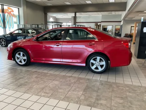 More photos of 2012 Toyota Camry SE at Jay Wolfe Auto Outlet, MO