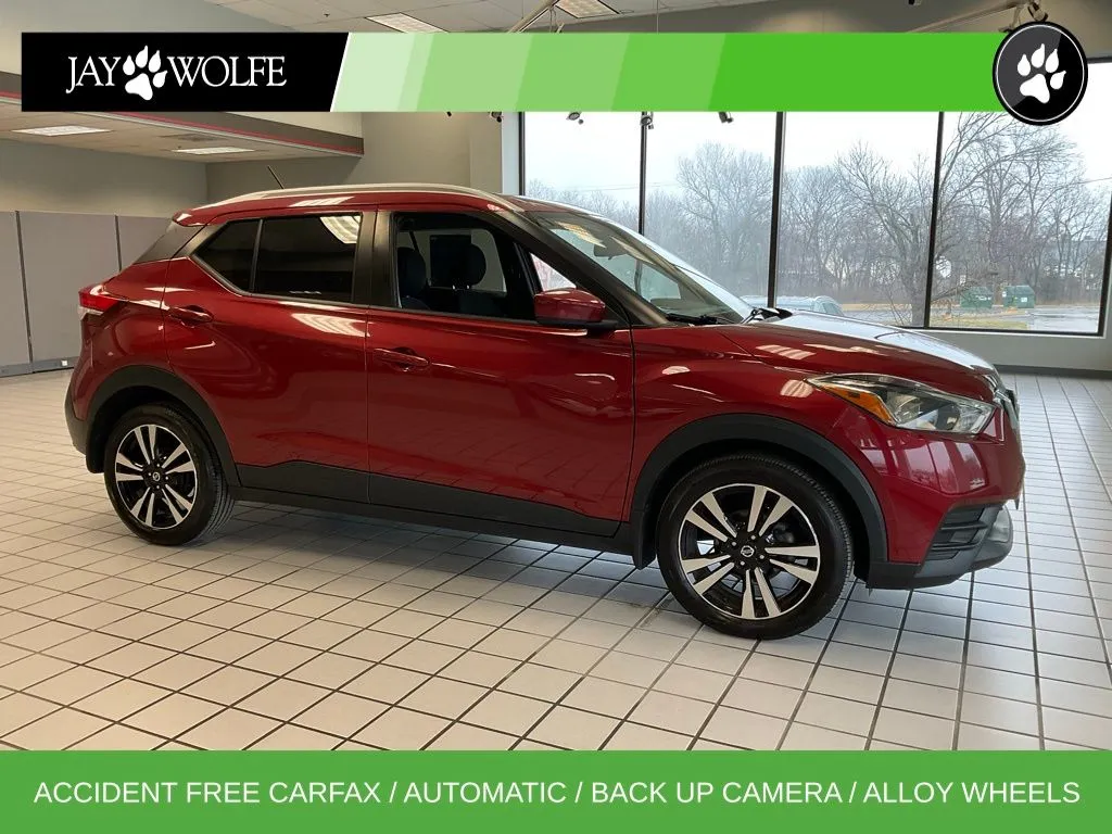 Red 2019 Nissan Kicks SV for sale in Kansas City, MO