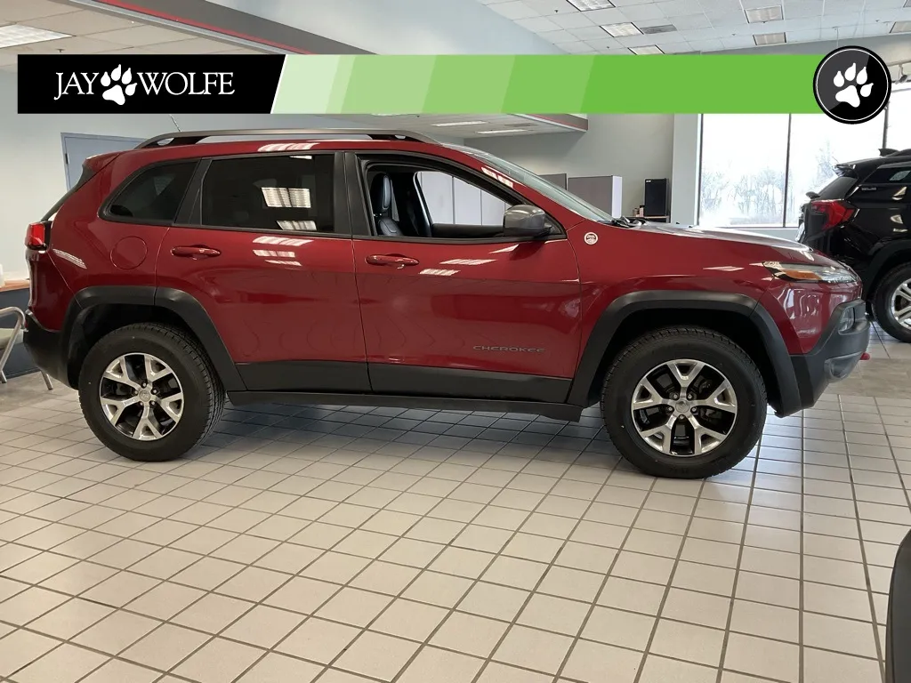 Red 2014 Jeep Cherokee Trailhawk for sale in Kansas City, MO