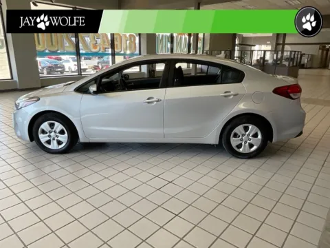 More photos of 2017 Kia Forte LX at Jay Wolfe Auto Outlet, MO