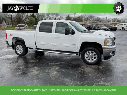 White 2011 Chevrolet Silverado 3500HD LTZ for sale in Kansas City, MO