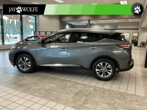 More photos of 2017 Nissan Murano SL at Jay Wolfe Auto Outlet, MO