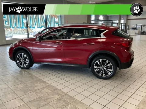 More photos of 2017 INFINITI QX30 Luxury at Jay Wolfe Auto Outlet, MO