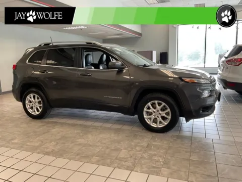 Gray 2018 Jeep Cherokee Latitude Plus for sale in Kansas City, MO