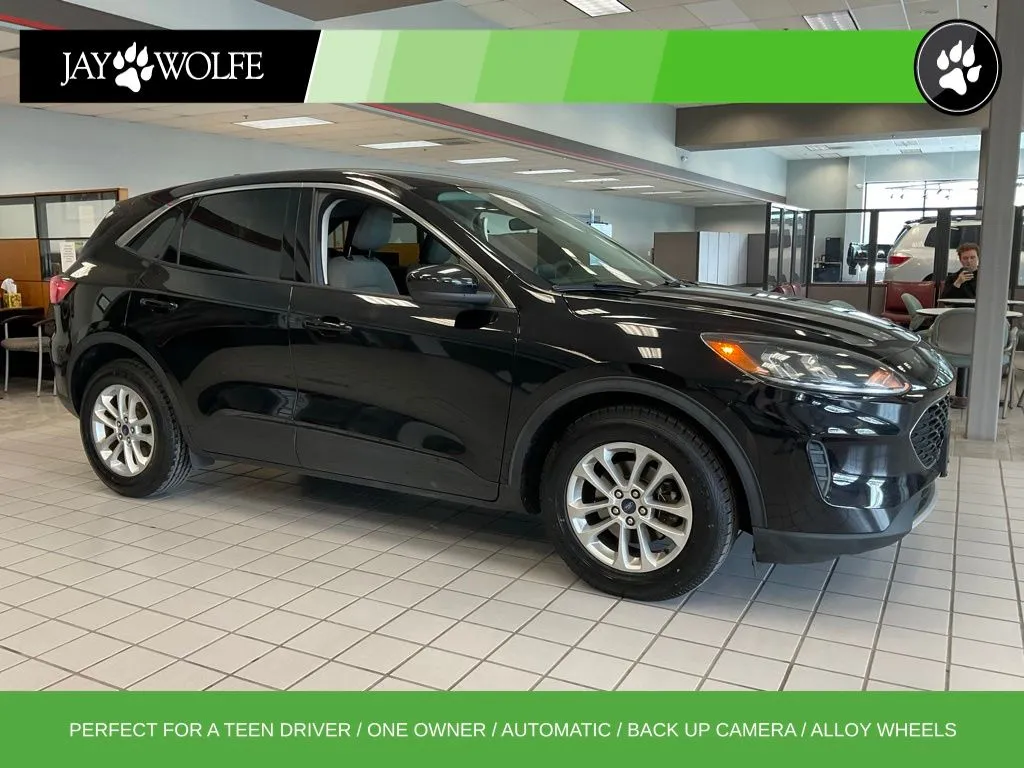 Black 2021 Ford Escape SE for sale in Kansas City, MO