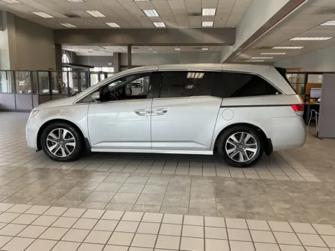 More photos of 2014 Honda Odyssey Touring at Jay Wolfe Auto Outlet, MO