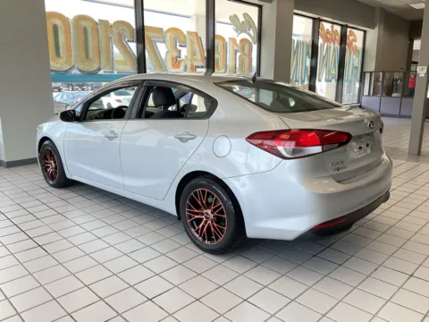 More photos of 2017 Kia Forte LX at Jay Wolfe Auto Outlet, MO