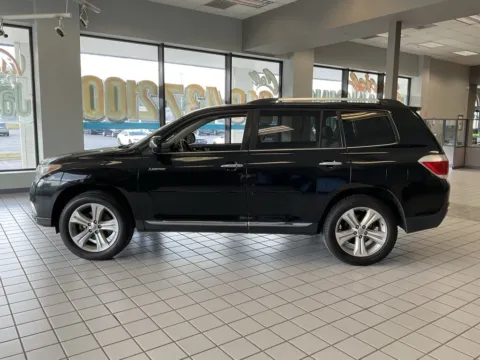 More photos of 2012 Toyota Highlander Limited at Jay Wolfe Auto Outlet, MO