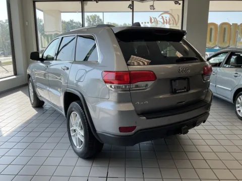 More photos of 2017 Jeep Grand Cherokee Laredo at Jay Wolfe Auto Outlet, MO