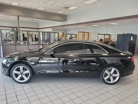 More photos of 2009 Audi A5 3.2 at Jay Wolfe Auto Outlet, MO