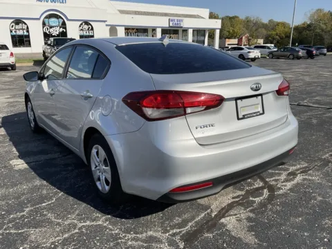 More photos of 2017 Kia Forte LX at Jay Wolfe Auto Outlet, MO