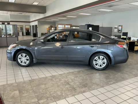 More photos of 2012 Nissan Altima 2.5 SL at Jay Wolfe Auto Outlet, MO