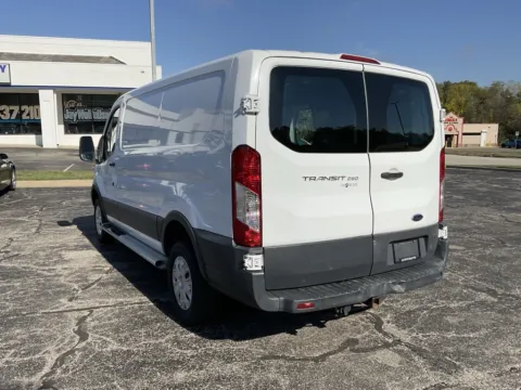 More photos of 2015 Ford Transit-250 at Jay Wolfe Auto Outlet, MO